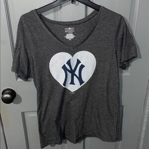 Genuine Merchandise Gray New York Yankees Heart Tee